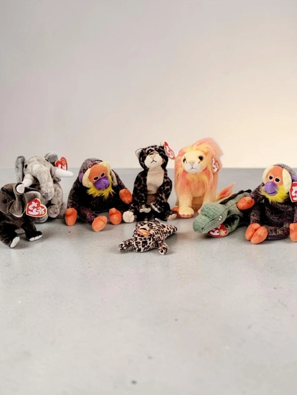 (Lot Of 8) Ty Beanie Baby/Bushy/BananasX2/Swampy/Sneaky/Bahati/Trumpet/Freckles/